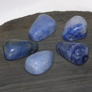 Blauquarz Trommelstein