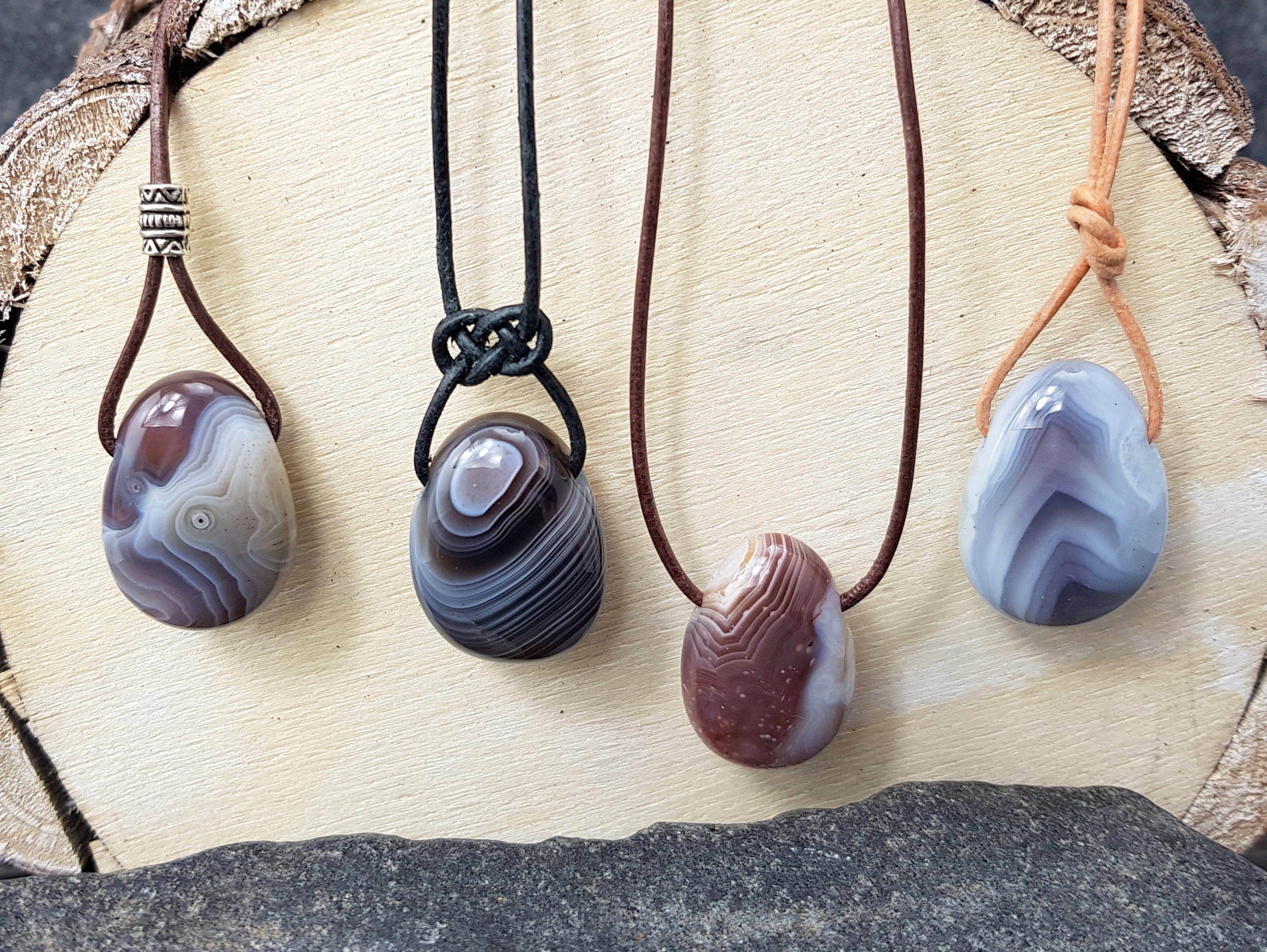 Trommelstein Kette Achat am Band