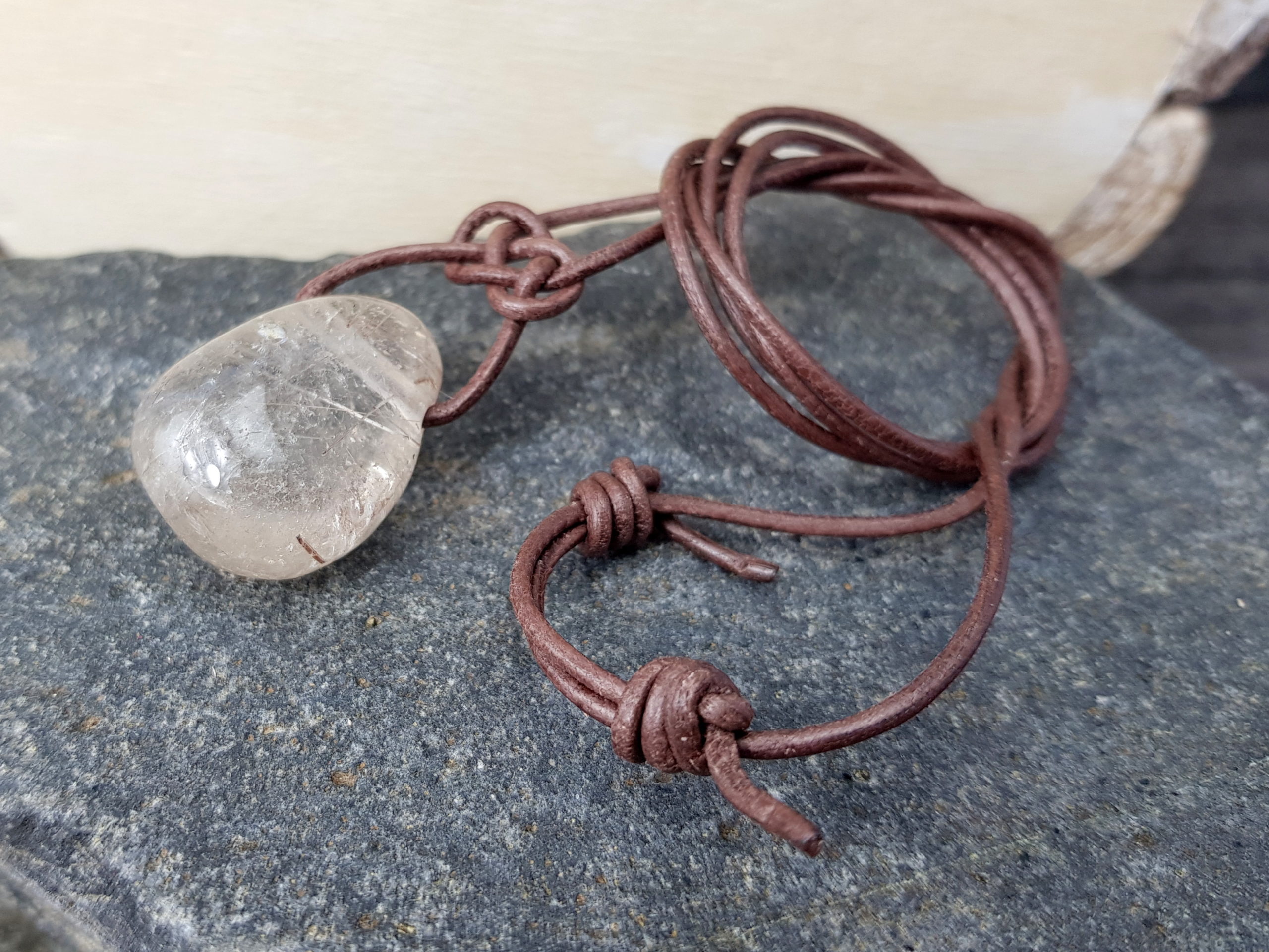 Trommelstein Kette Rutilquarz am Band